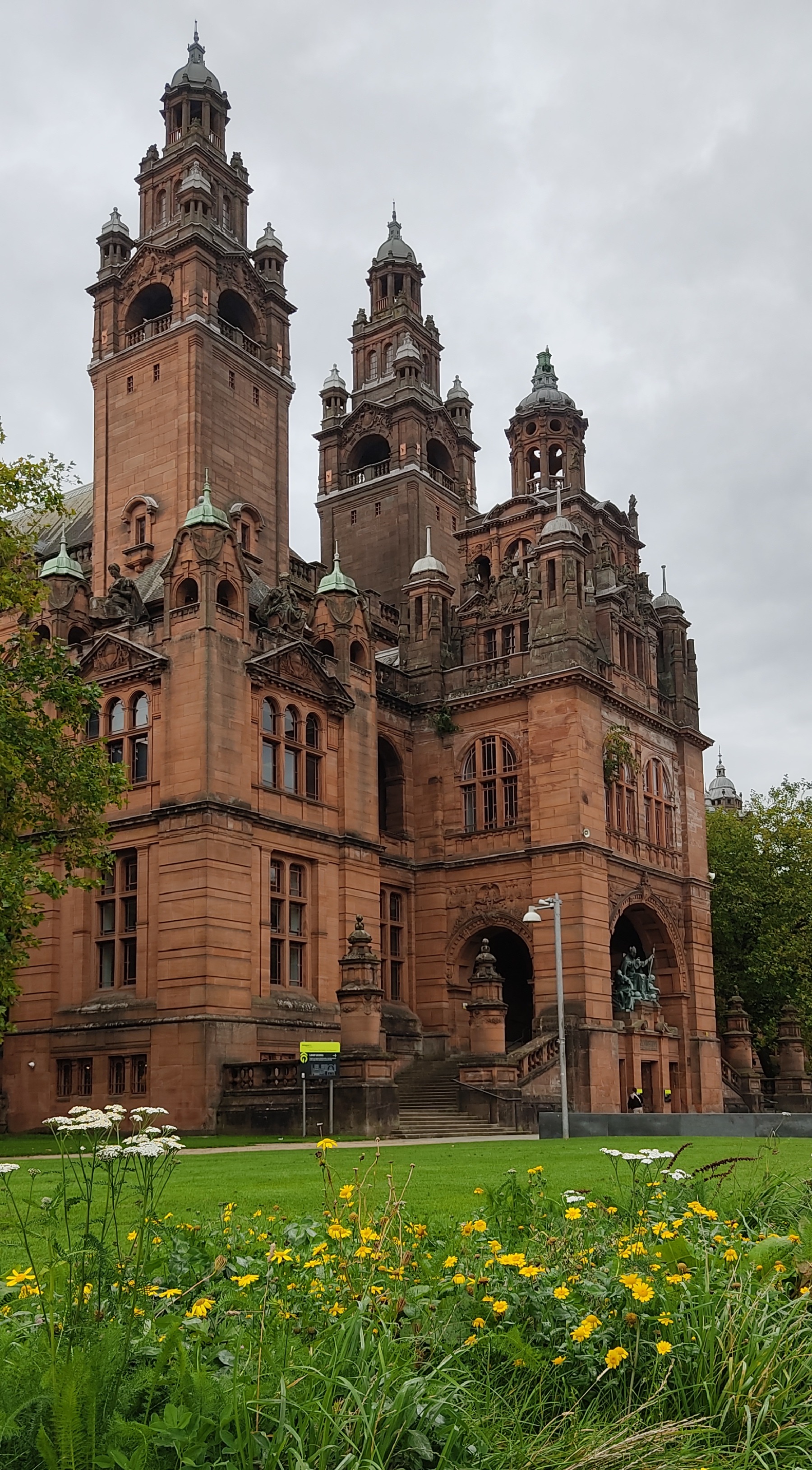 Mainly Museums - The Kelvingrove Art Gallery and Museum